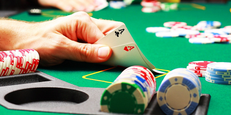 Chọn bàn poker thông qua số tiền cược trên bàn