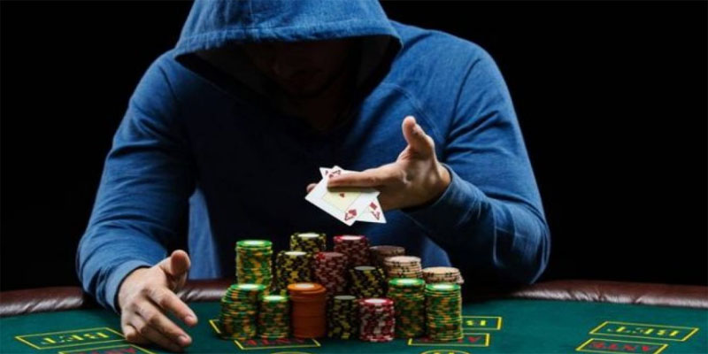 Thuật ngữ Poker: Cẩm nang chi tiết cho người chơi